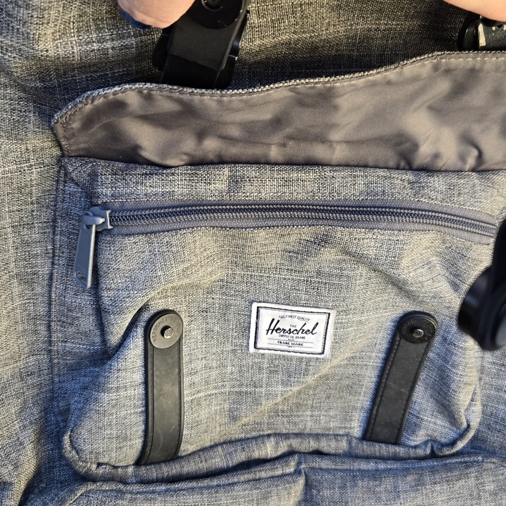 Hershel Supply Large Grey Backpack - Picture 8 of 11